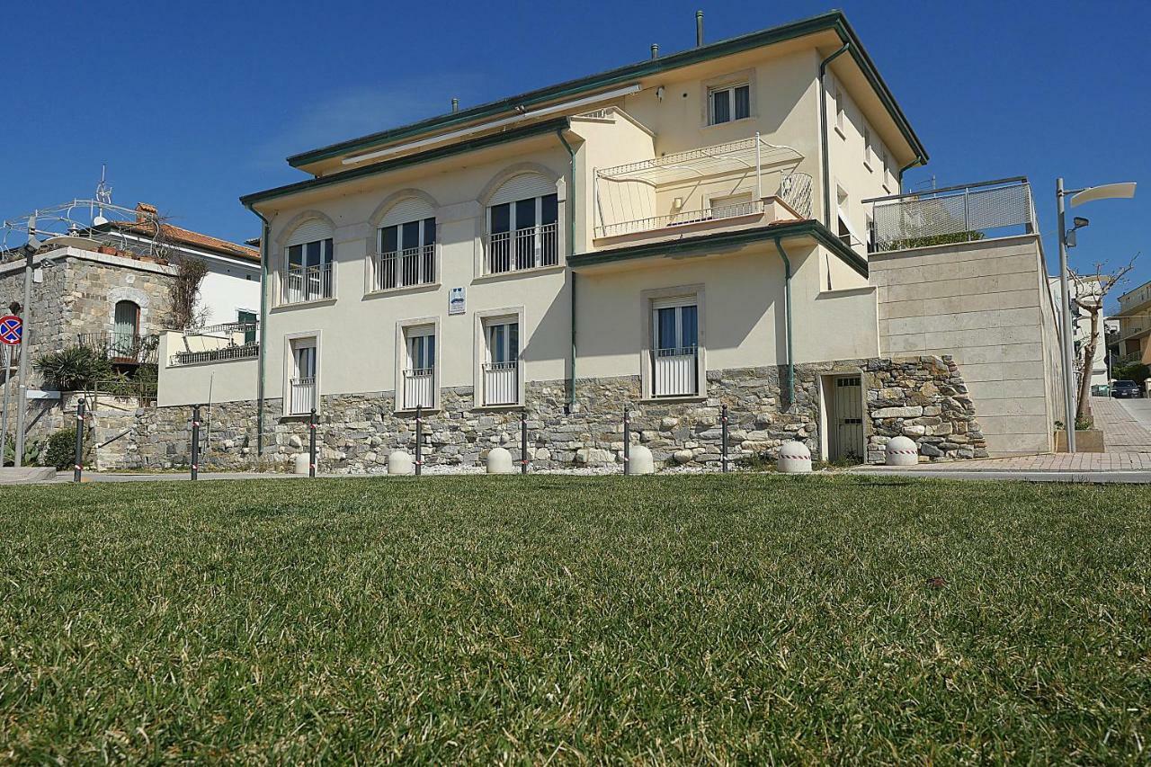 Residence Villa Livia Сан-Вінченцо Екстер'єр фото